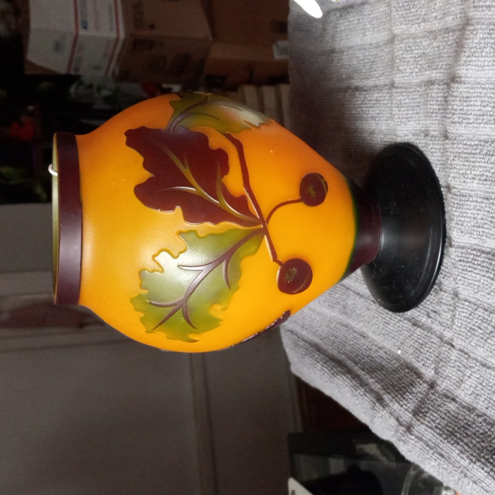 Vtg Oak Leaf Cameo carved glass translucent vase.